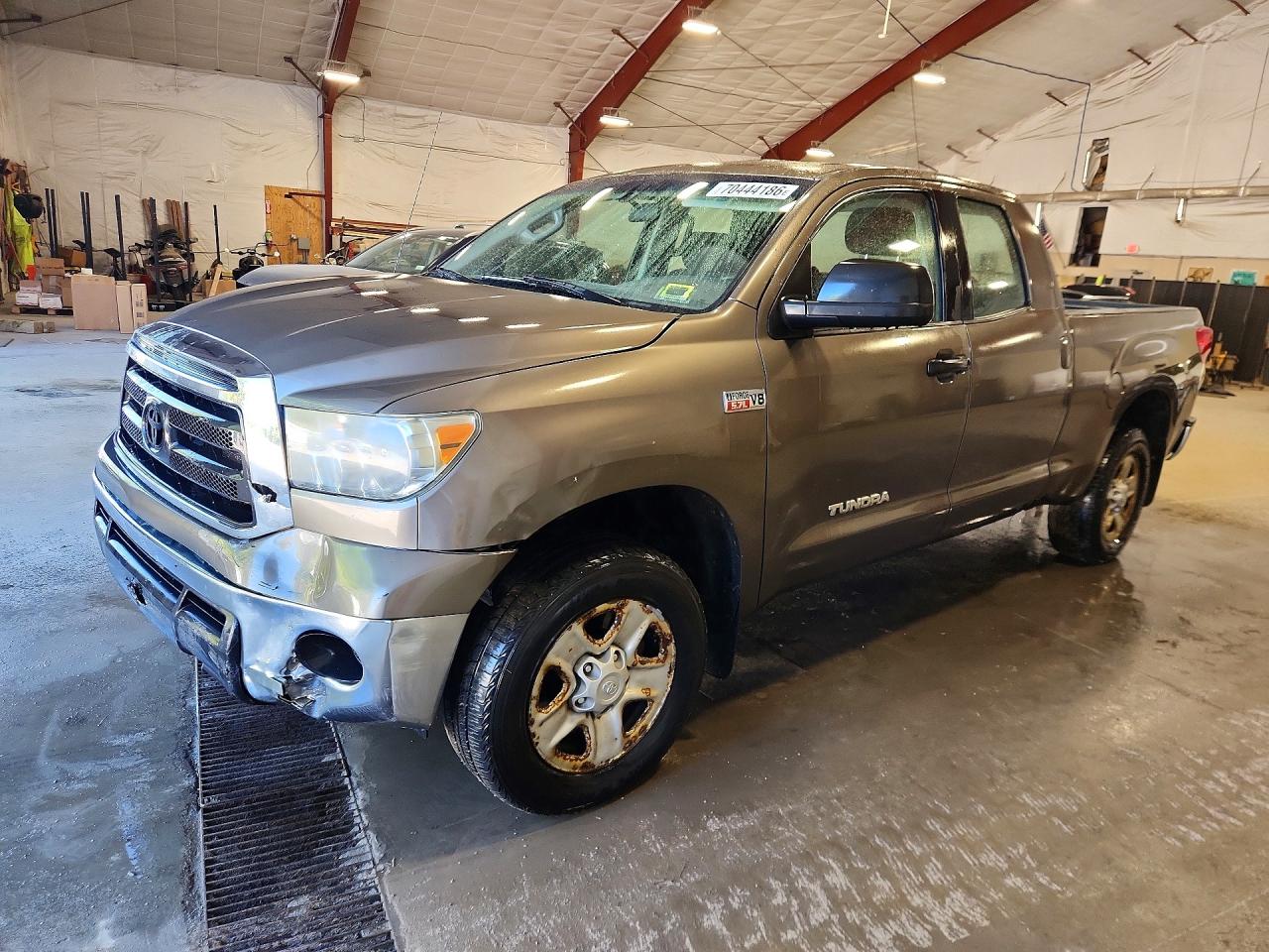 2012 TOYOTA TUNDRA SR5 — Front 3/4