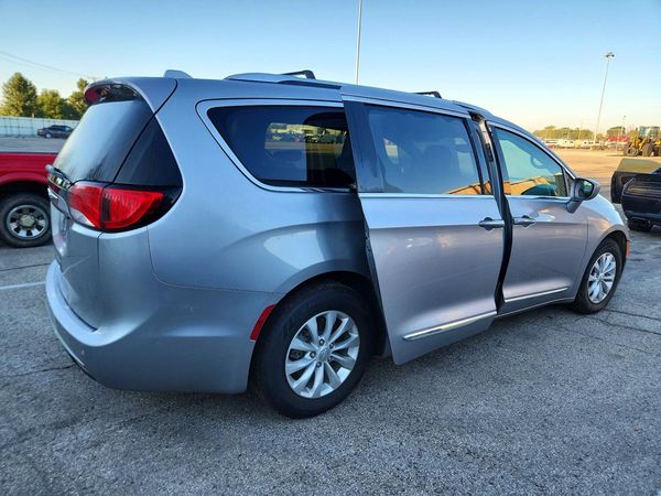 2019 CHRYSLER PACIFICA Touring L — PSRA