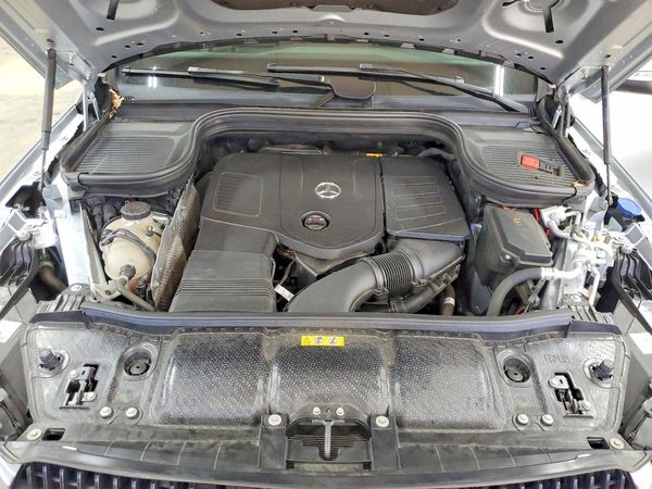 2024 MERCEDES-BENZ GLE — Engine bay