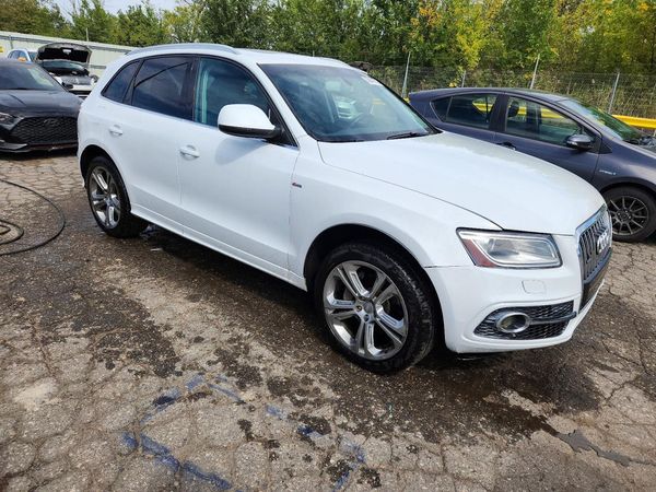 2013 AUDI Q5 Premium Plus — Passenger 3/4