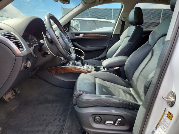 2013 AUDI Q5 Premium Plus — DENT