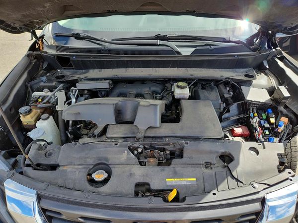 2020 NISSAN PATHFINDER SL — Engine bay
