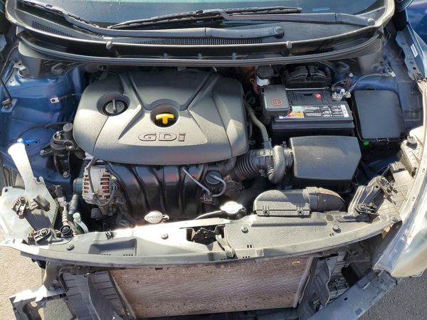 2015 HYUNDAI ELANTRA GLS(Middle grade) — Engine bay