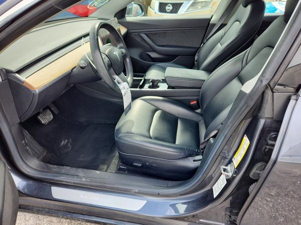 2018 TESLA MODEL 3 — DENT