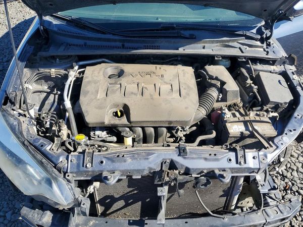 2015 TOYOTA COROLLA L/LE — Engine bay