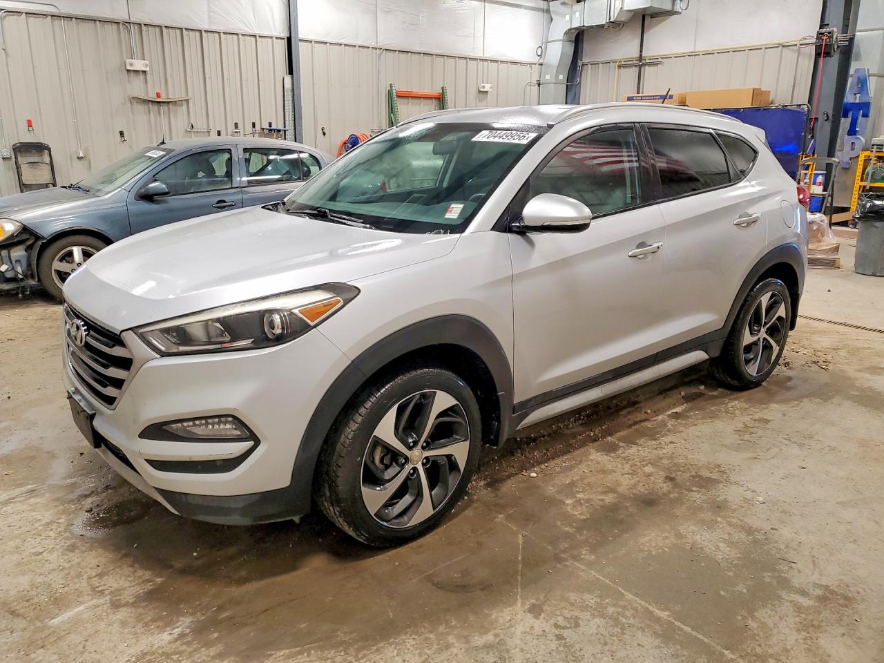 2017 HYUNDAI TUCSON — Front 3/4