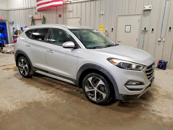 2017 HYUNDAI TUCSON — Passenger 3/4