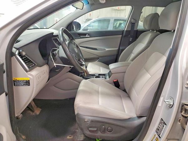2017 HYUNDAI TUCSON — DENT