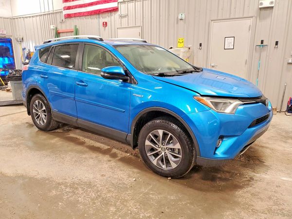 2016 TOYOTA RAV4 XLE (M Grade) — Passenger 3/4