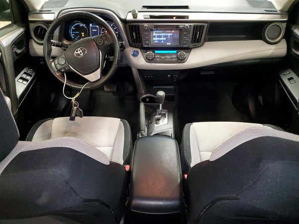 2016 TOYOTA RAV4 XLE (M Grade) — CKPT