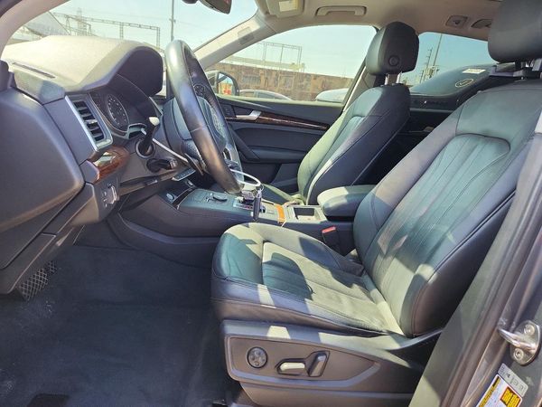 2018 AUDI Q5 quattro Premium Plus — DENT