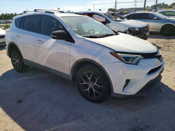 2016 TOYOTA RAV4 SE (S Grade) — Passenger 3/4