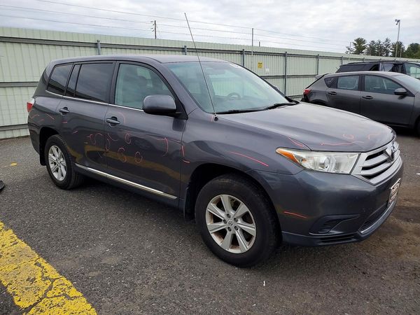 2012 TOYOTA HIGHLANDER Base/Hybrid — Passenger 3/4