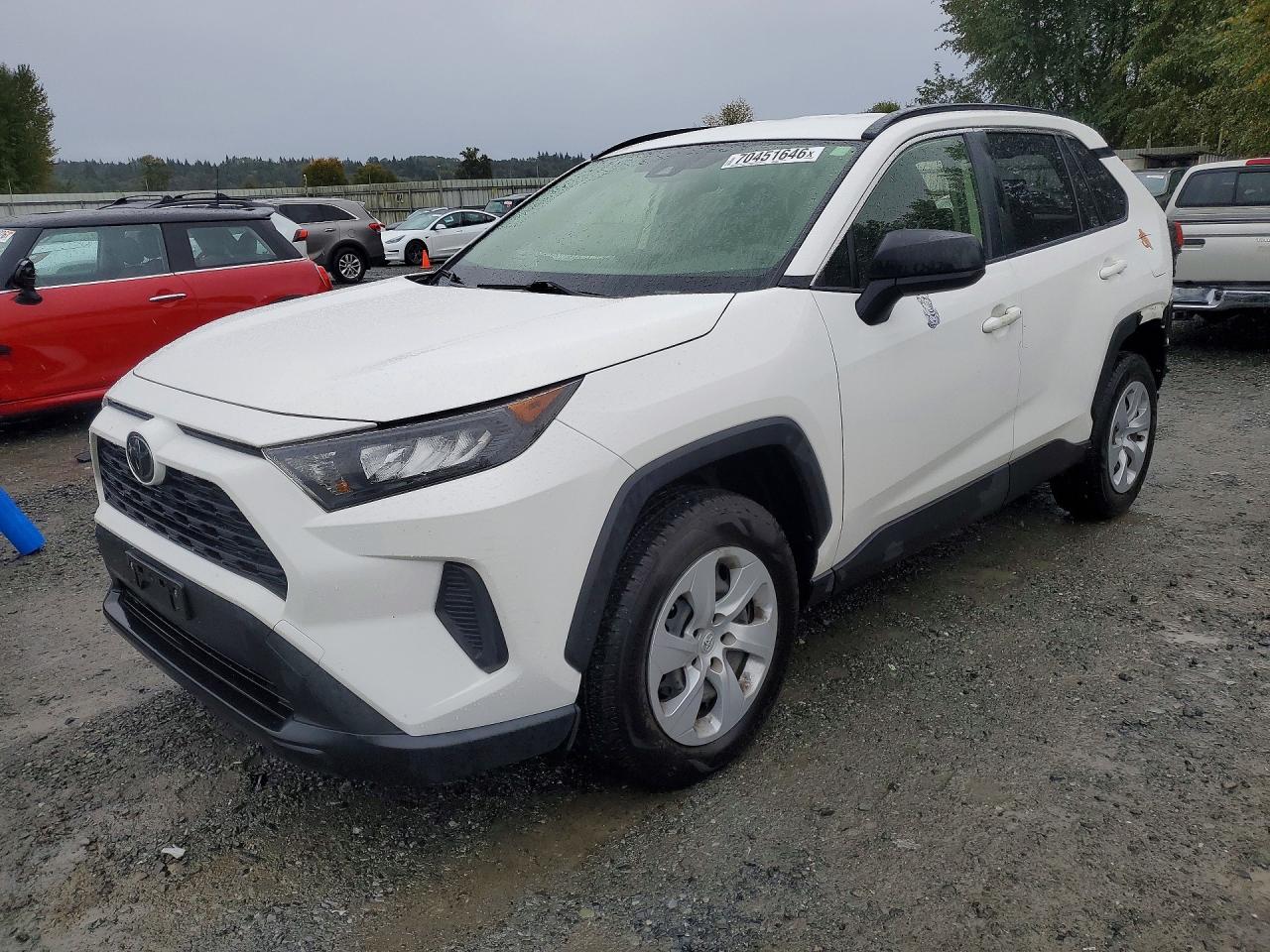 2019 TOYOTA RAV4 LE — Front 3/4