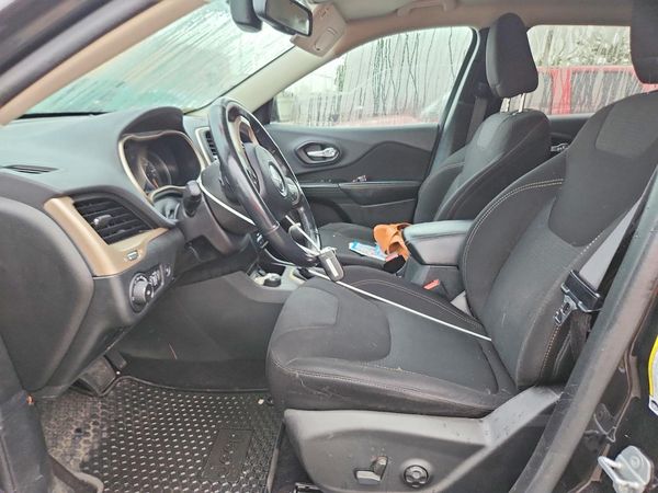 2016 JEEP CHEROKEE Latitude/Longitude/North — DENT