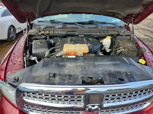 2017 RAM 1500 Laramie — Engine bay