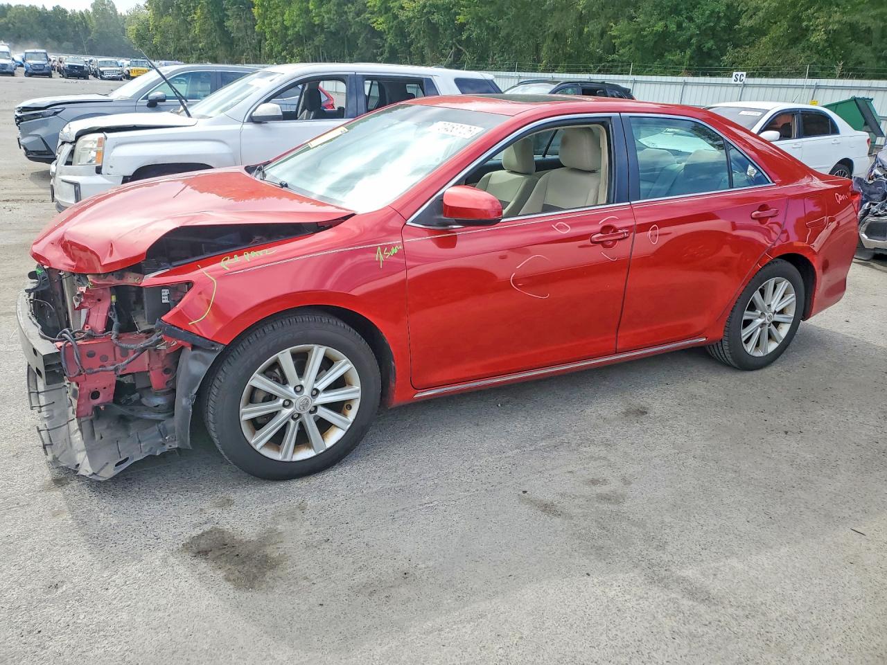 2012 TOYOTA CAMRY — Front 3/4