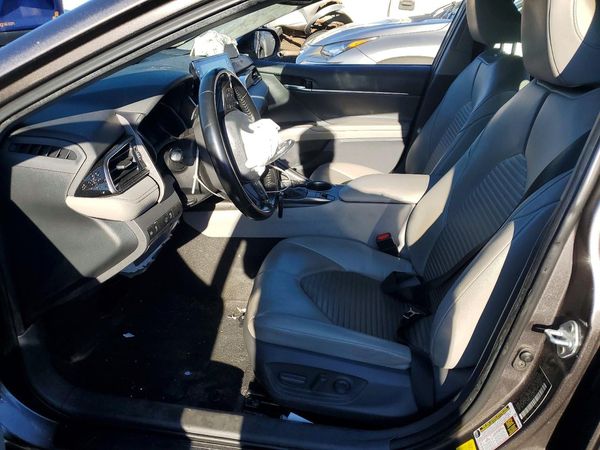 2021 TOYOTA CAMRY — DENT