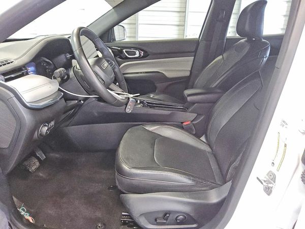 2023 JEEP COMPASS Limited — DENT