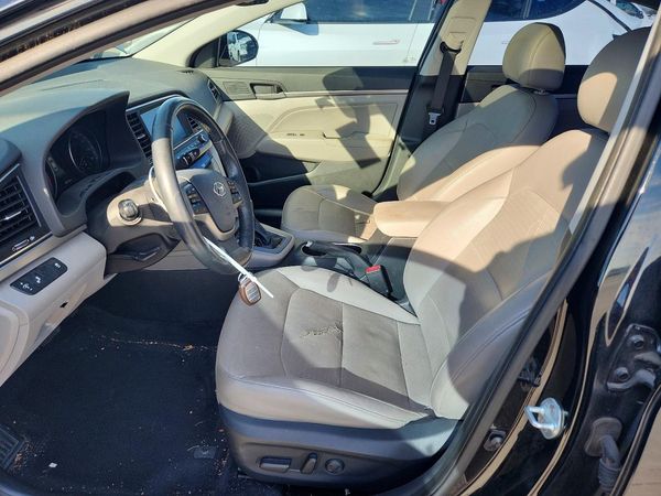 2017 HYUNDAI ELANTRA — DENT