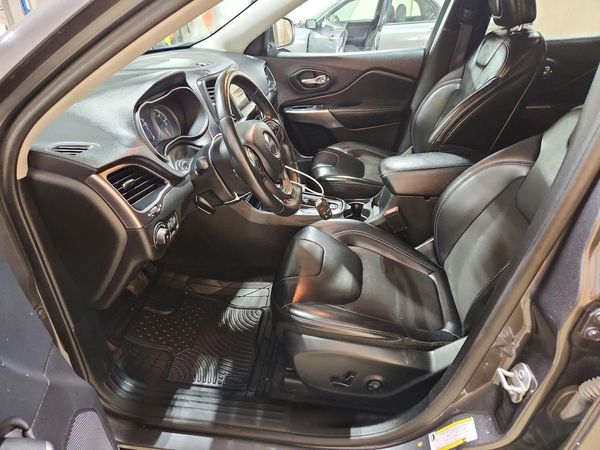 2019 JEEP CHEROKEE Latitude Plus — DENT