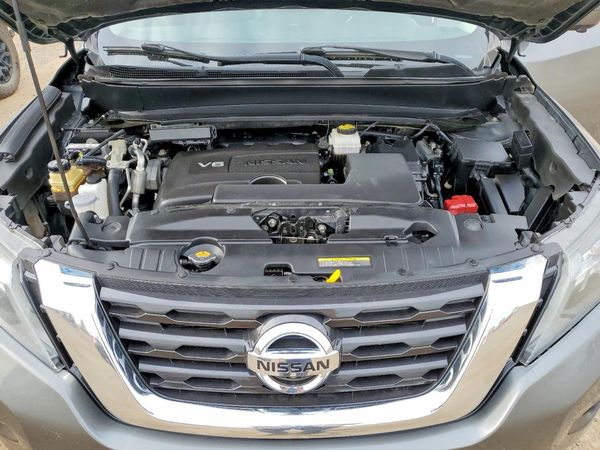 2018 NISSAN PATHFINDER — Engine bay
