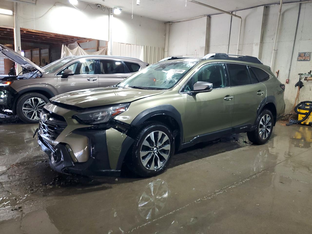 2023 SUBARU OUTBACK Touring — Front 3/4