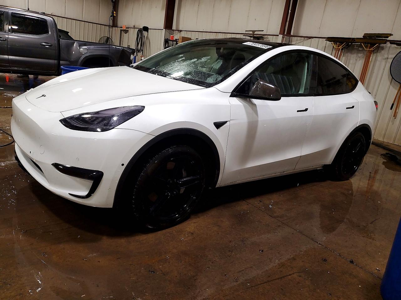 2020 TESLA MODEL Y — Front 3/4