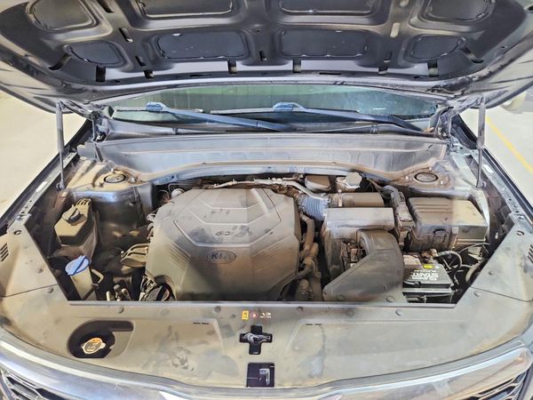 2021 KIA TELLURIDE — Engine bay