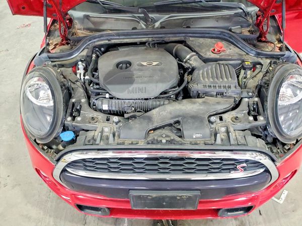 2019 MINI COOPER — Engine bay