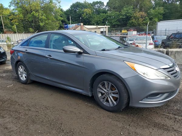 2014 HYUNDAI SONATA GLS/ GLS Popular — Passenger 3/4
