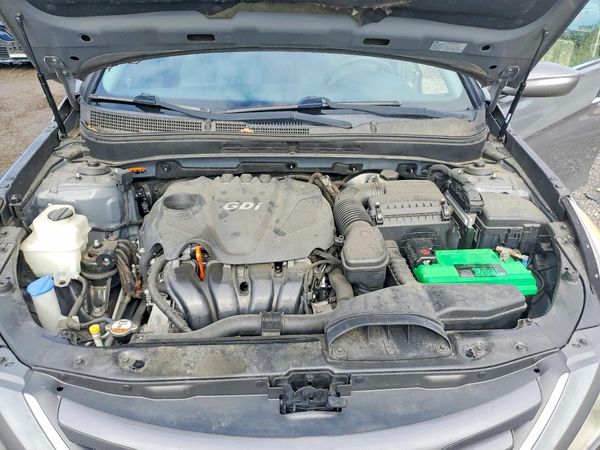 2014 HYUNDAI SONATA GLS/ GLS Popular — Engine bay