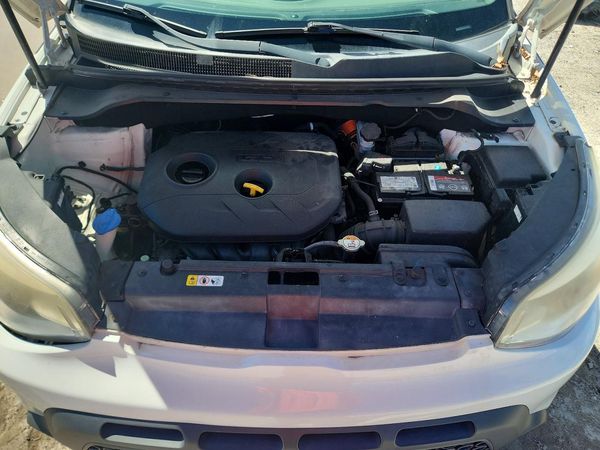2015 KIA SOUL GLS(Middle grade) — Engine bay