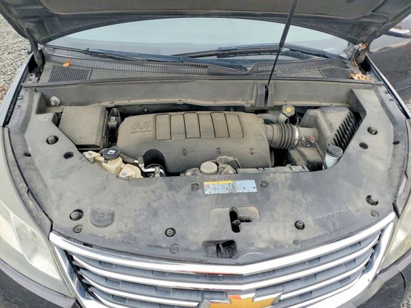 2016 CHEVROLET TRAVERSE 1LT — Engine bay