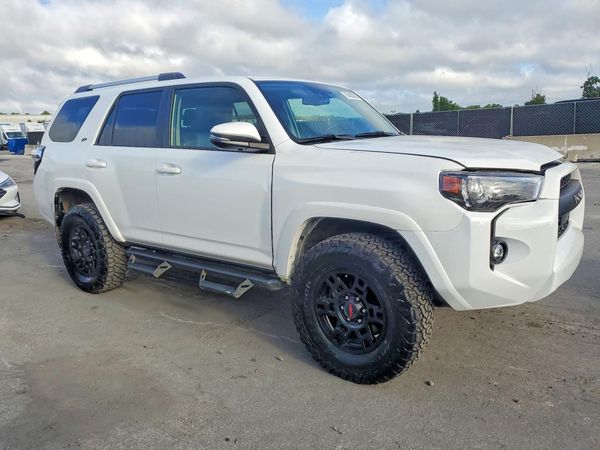 2024 TOYOTA 4RUNNER SR5 Prem — Passenger 3/4