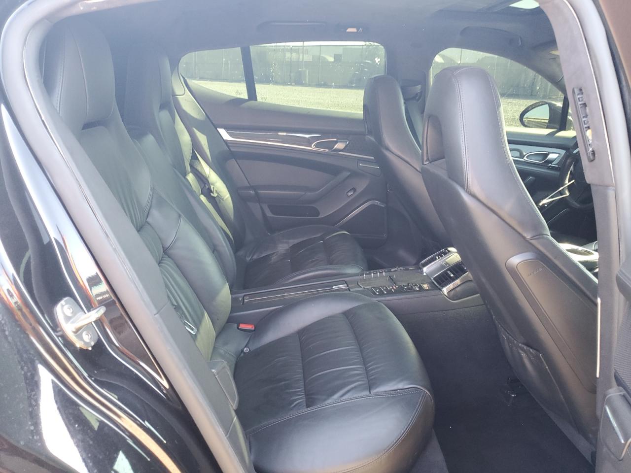 2011 PORSCHE PANAMERA