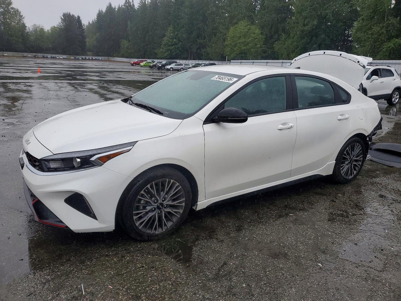 2024 KIA FORTE GT Line — Front 3/4