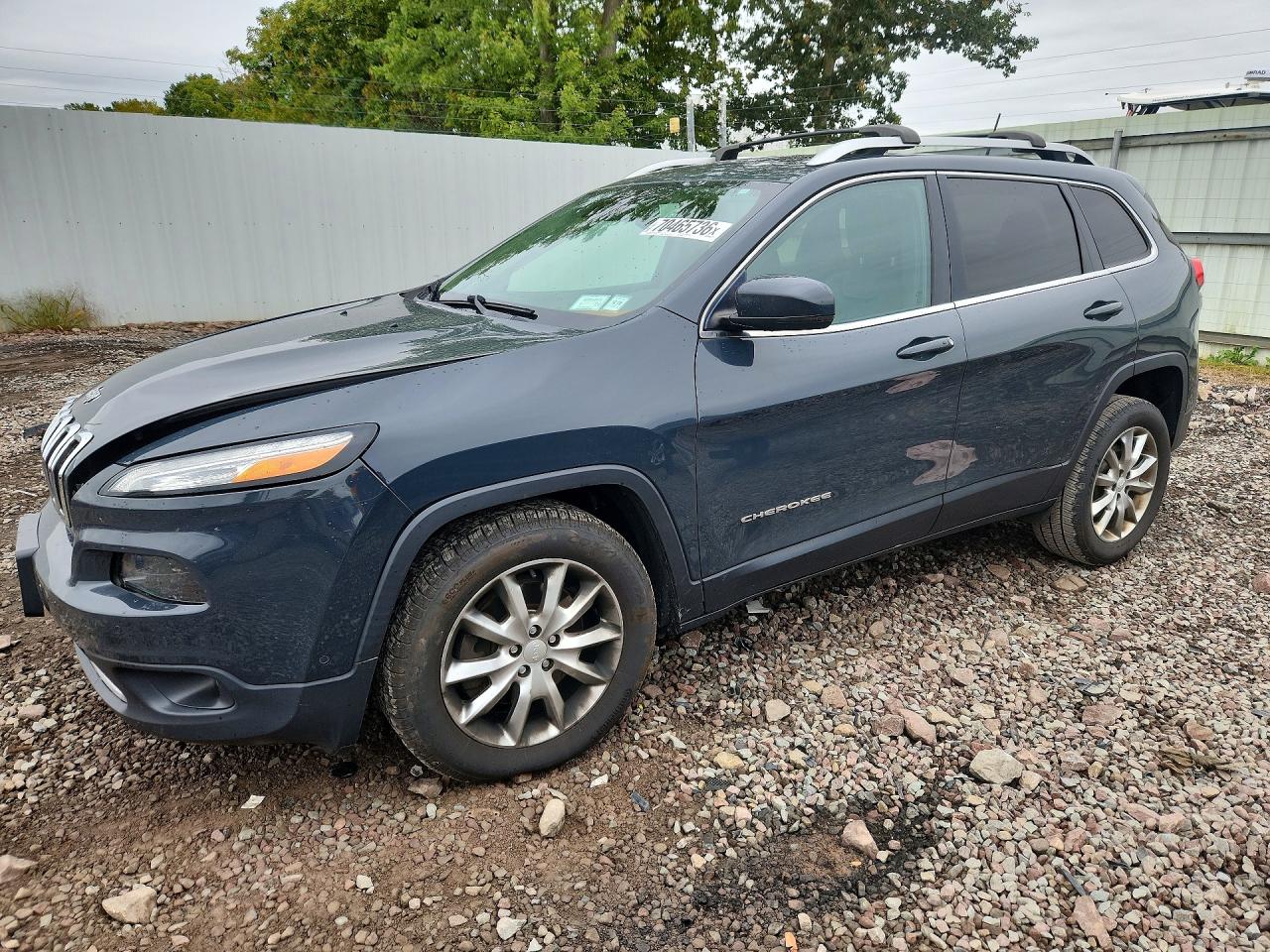 2018 JEEP CHEROKEE Limited — Front 3/4