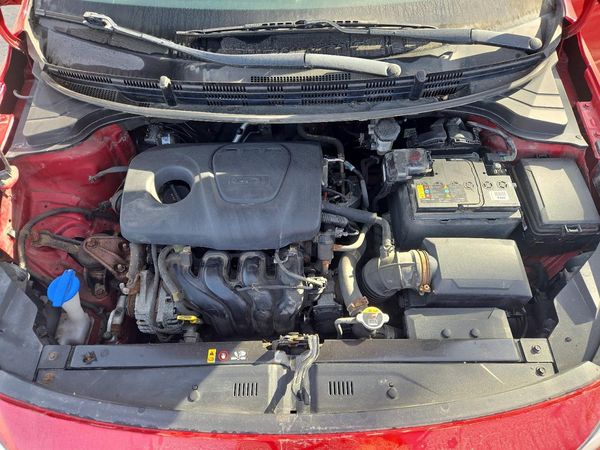 2018 KIA RIO EX — Engine bay