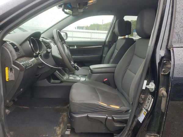 2013 KIA SORENTO Base / LX — DENT