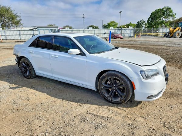 2022 CHRYSLER 300 300S — Passenger 3/4