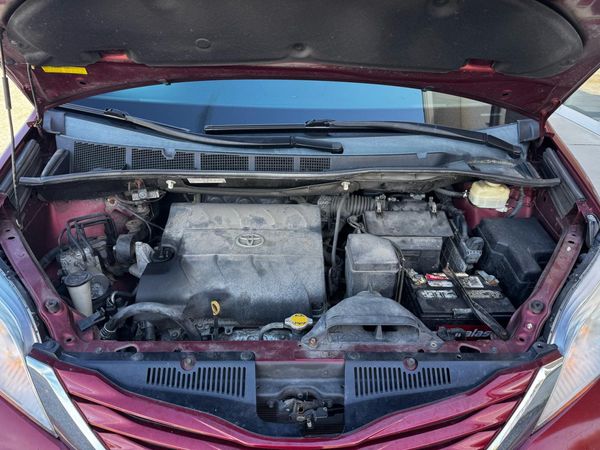 2016 TOYOTA SIENNA