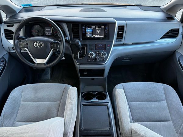 2016 TOYOTA SIENNA