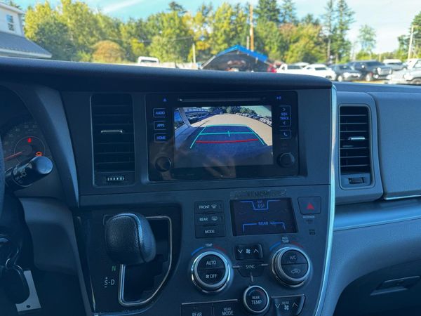 2016 TOYOTA SIENNA