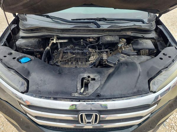 2016 HONDA PILOT EX — Engine bay