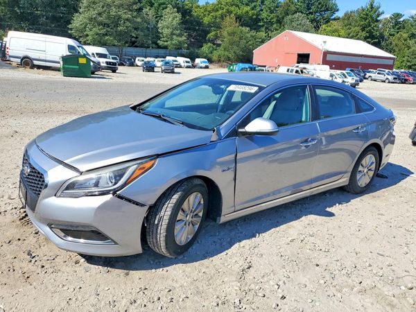 2016 HYUNDAI SONATA — DSFA — Front 3/4
