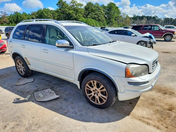 2014 VOLVO XC90 4D SU — Passenger 3/4