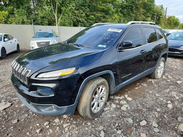 2014 JEEP CHEROKEE Latitude — Front 3/4