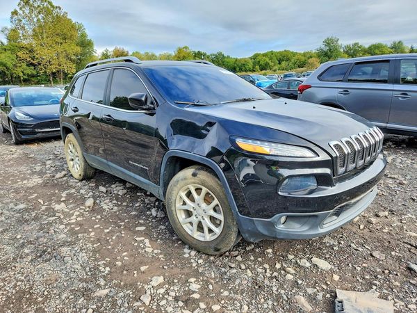 2014 JEEP CHEROKEE Latitude — Passenger 3/4