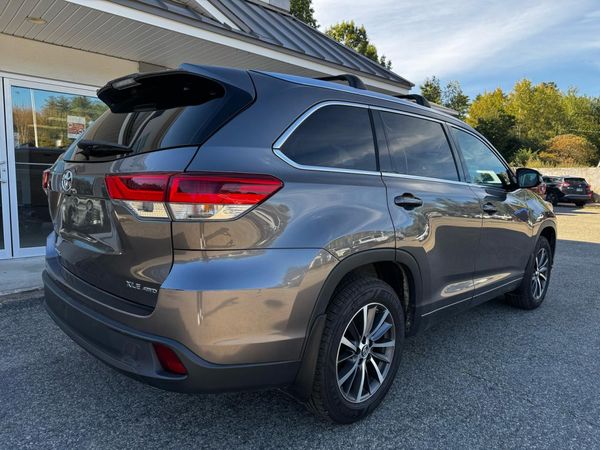 2017 TOYOTA HIGHLANDER
